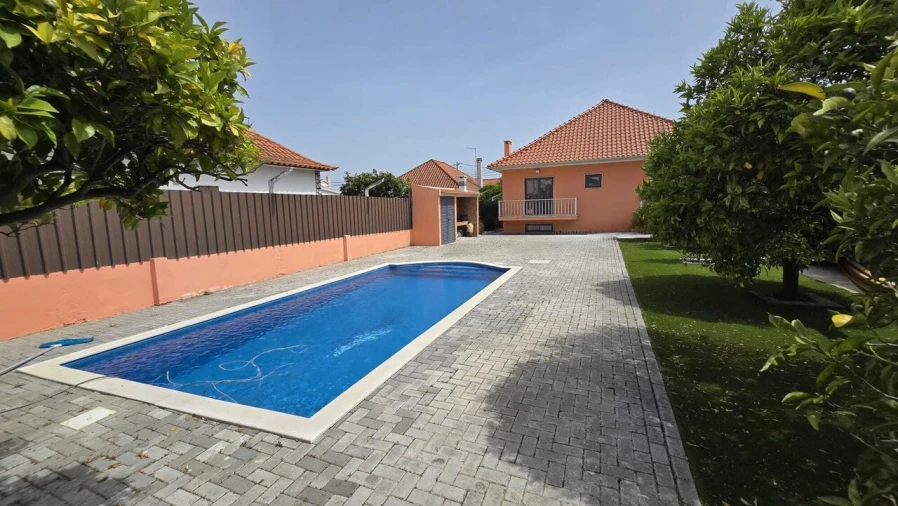 Moradia T5 para Venda em Quinta do Conde Foto 5