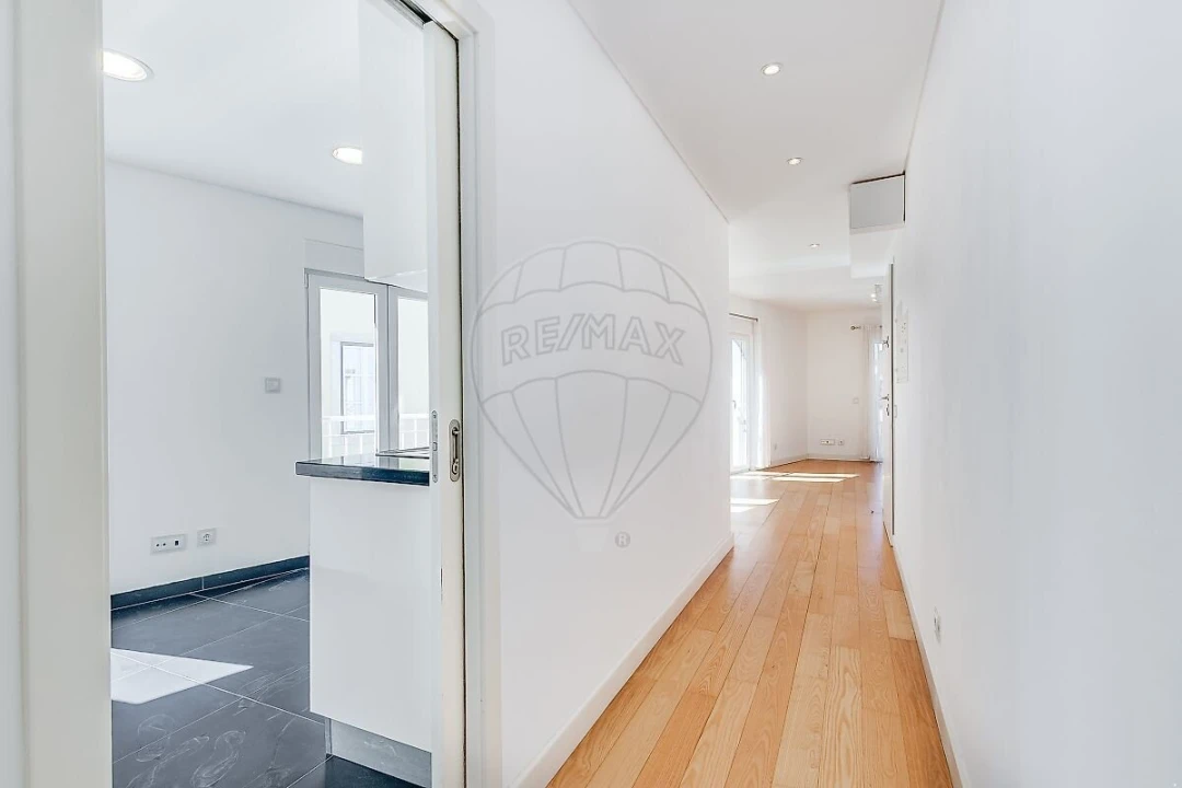 Apartamento T2 para Venda em Misericórdia Foto 12