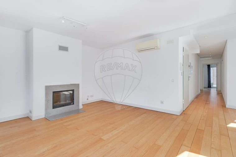 Apartamento T2 para Venda em Misericórdia Foto 10