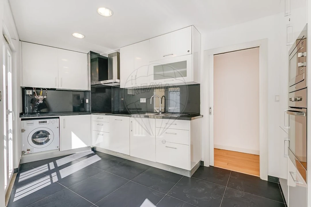 Apartamento T2 para Venda em Misericórdia Foto 14