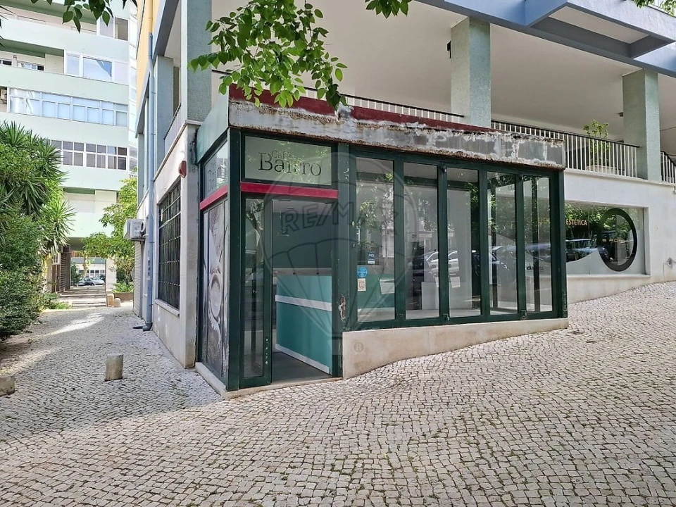 Loja para Arrendamento em São Domingos de Benfica Foto 3