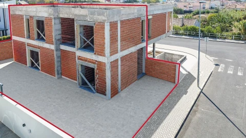Moradia T4 para Venda em Carcavelos e Parede