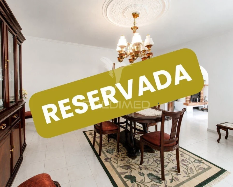 Moradia T3 para Venda em Quelfes Foto 1