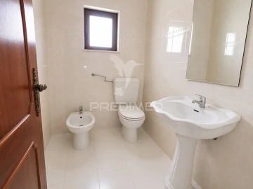 Moradia T3 para Venda em Quelfes