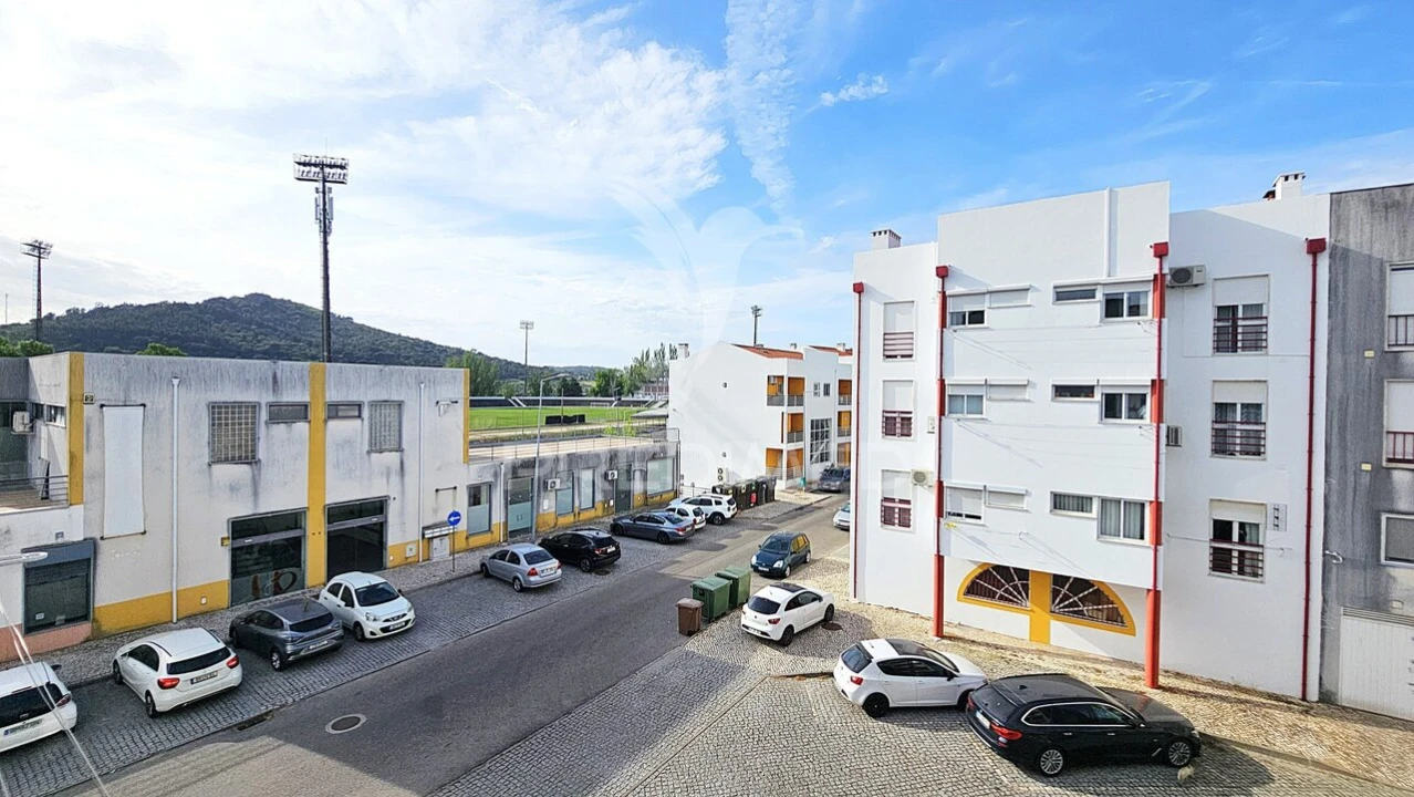 Apartamento T3 para Venda em Sé e São Lourenço Foto 2