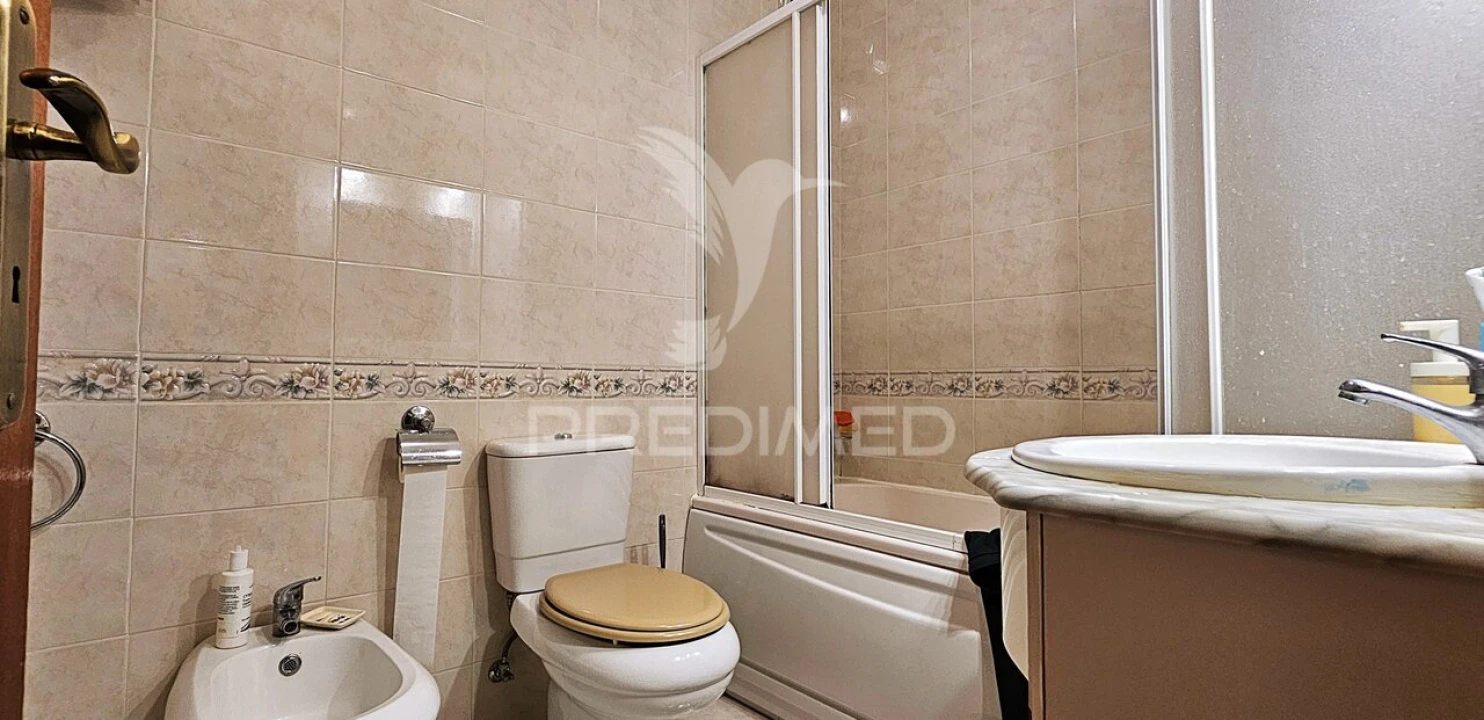 Apartamento T3 para Venda em Sé e São Lourenço Foto 24