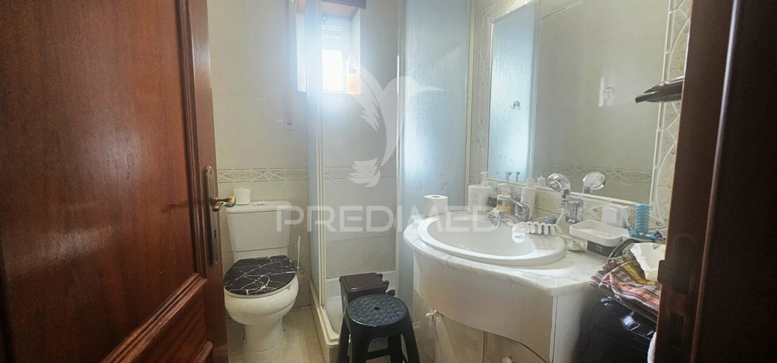 Apartamento T3 para Venda em Sé e São Lourenço Foto 23