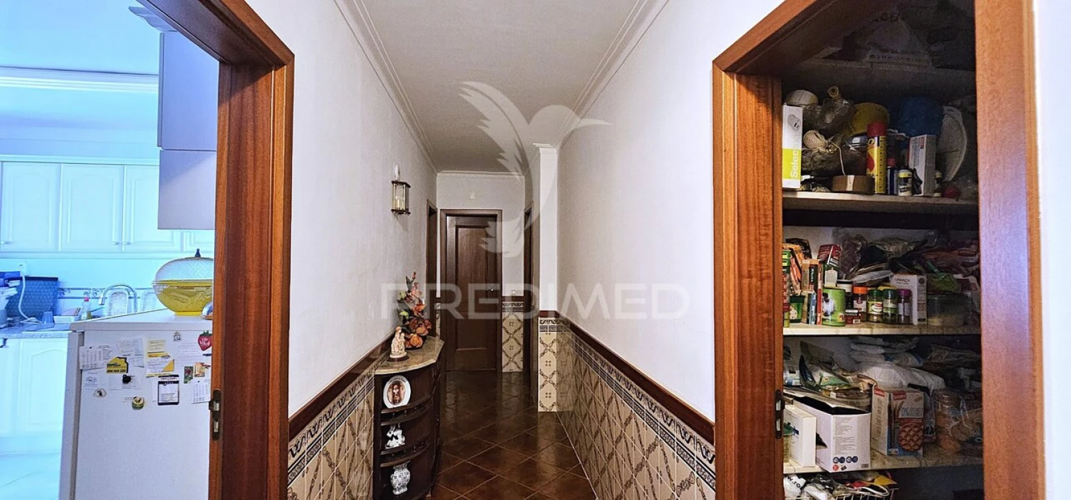 Apartamento T3 para Venda em Sé e São Lourenço Foto 16