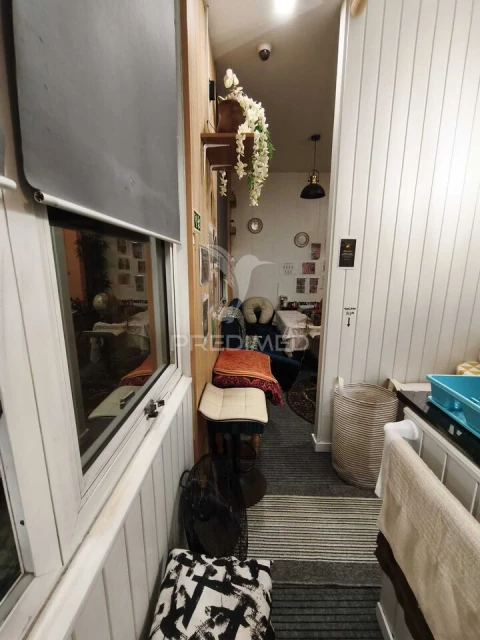 Loja para Venda em Santa Maria de Lamas
