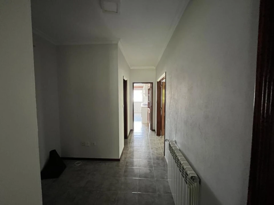 Apartamento T4 para Venda em Guarda Foto 2