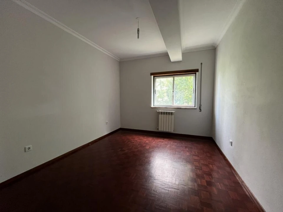 Apartamento T4 para Venda em Guarda Foto 4