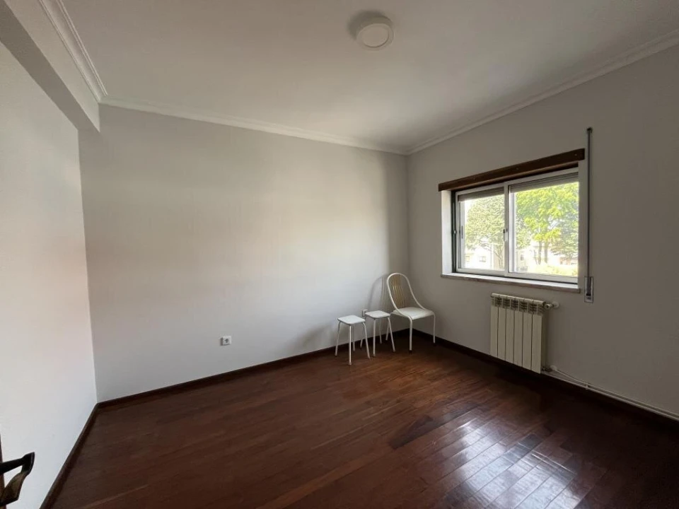 Apartamento T4 para Venda em Guarda Foto 5