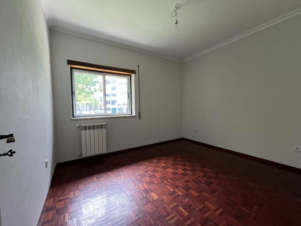Apartamento T4 para Venda em Guarda Foto 6