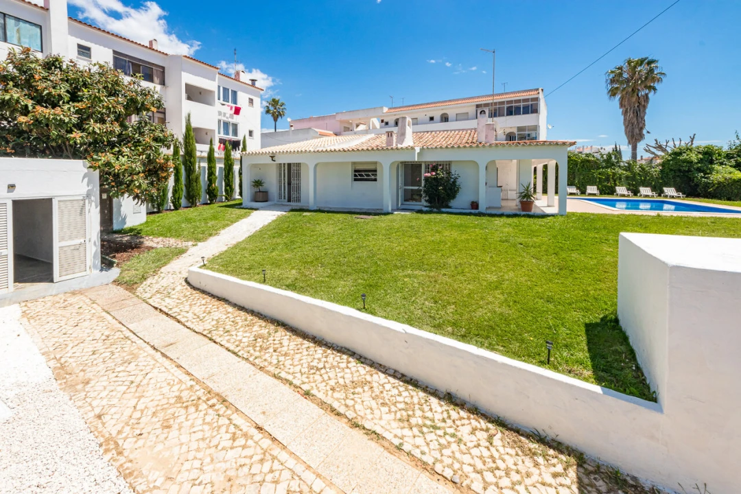 Moradia T4 para Venda em Albufeira e Olhos de Água Foto 2