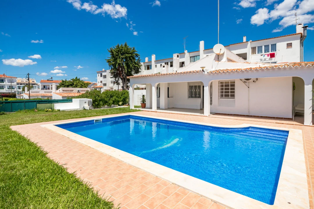 Moradia T4 para Venda em Albufeira e Olhos de Água Foto 7
