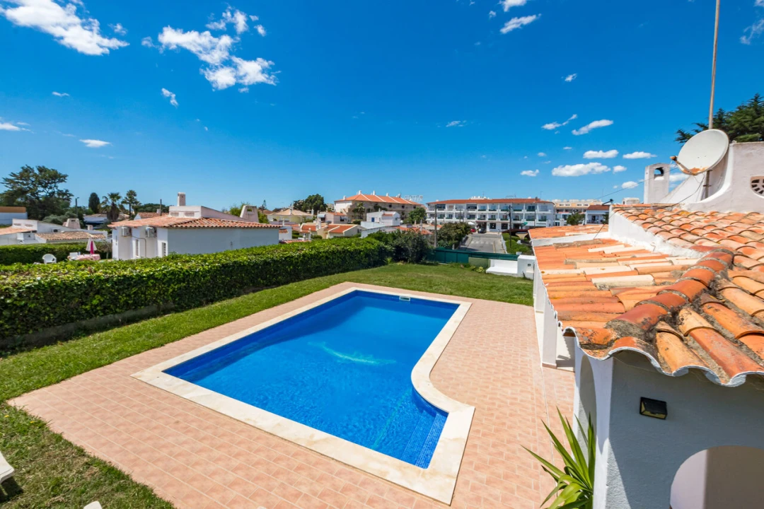 Moradia T4 para Venda em Albufeira e Olhos de Água Foto 10
