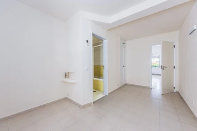 Moradia T4 para Venda em Albufeira e Olhos de Água