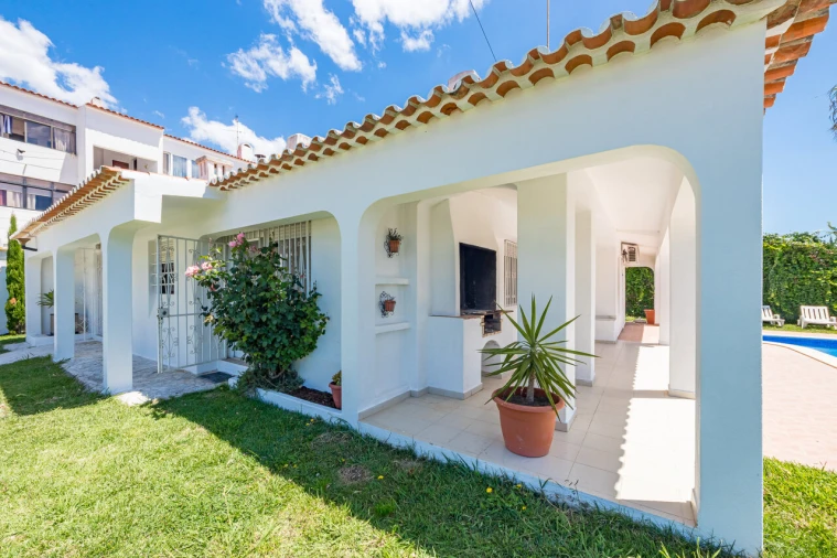 Moradia T4 para Venda em Albufeira e Olhos de Água Foto 11