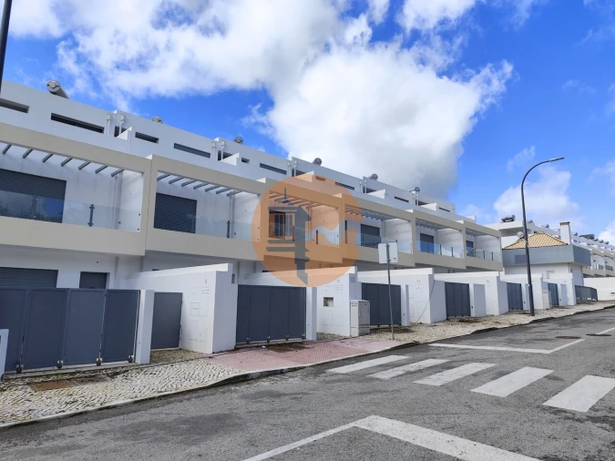 Moradia T3 para Venda em Tavira (Santa Maria e Santiago) Foto 3