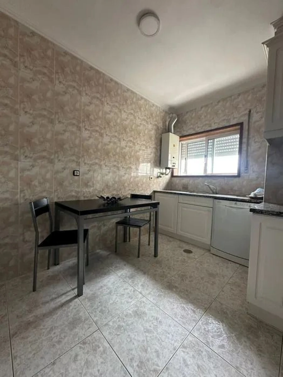 Apartamento T2 para Venda em Oliveira do Douro Foto 5