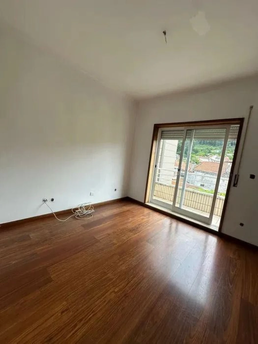 Apartamento T2 para Venda em Oliveira do Douro Foto 8