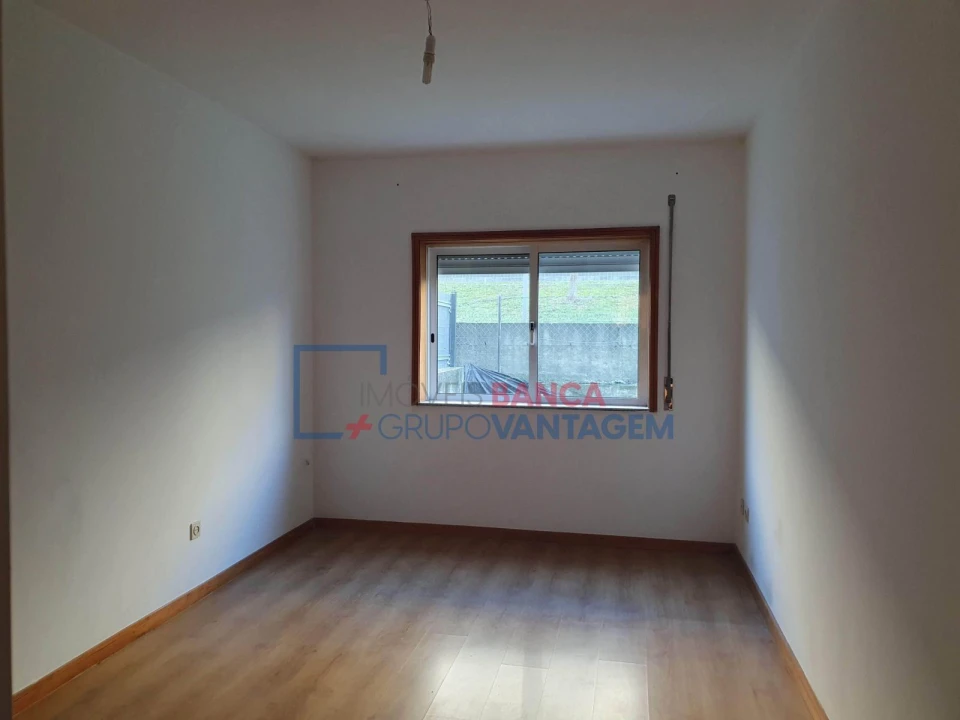 Apartamento T2 para Venda em Canelas Foto 9