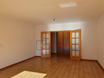 Apartamento T2 para Venda em Canelas