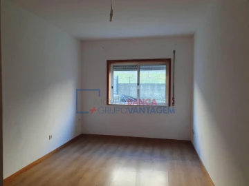 Apartamento T2 para Venda em Canelas