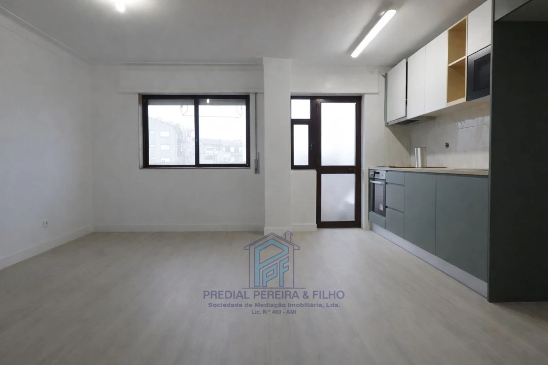 Apartamento T2 para Venda em Rio Tinto Foto 3