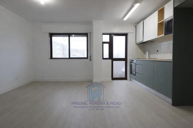 Apartamento T2 para Venda em Rio Tinto Foto 3