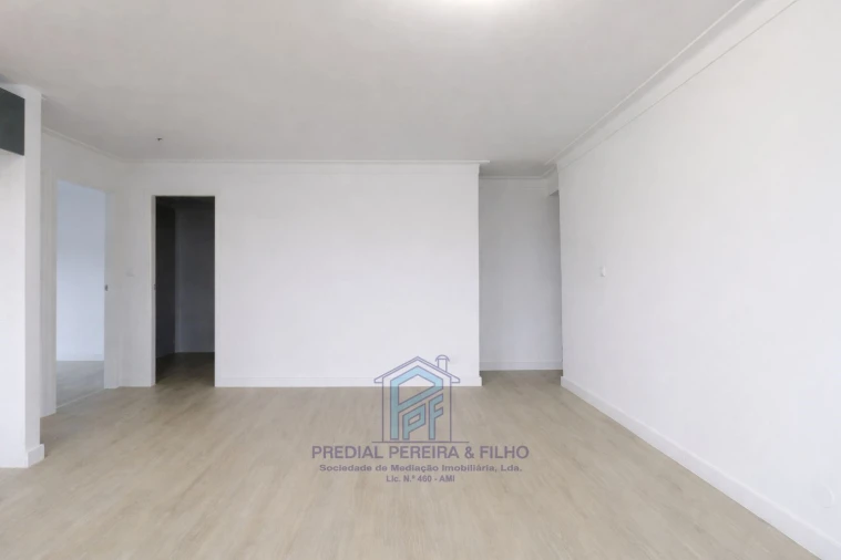 Apartamento T2 para Venda em Rio Tinto Foto 4