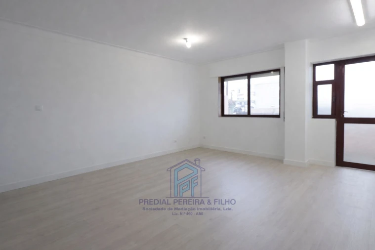 Apartamento T2 para Venda em Rio Tinto Foto 6