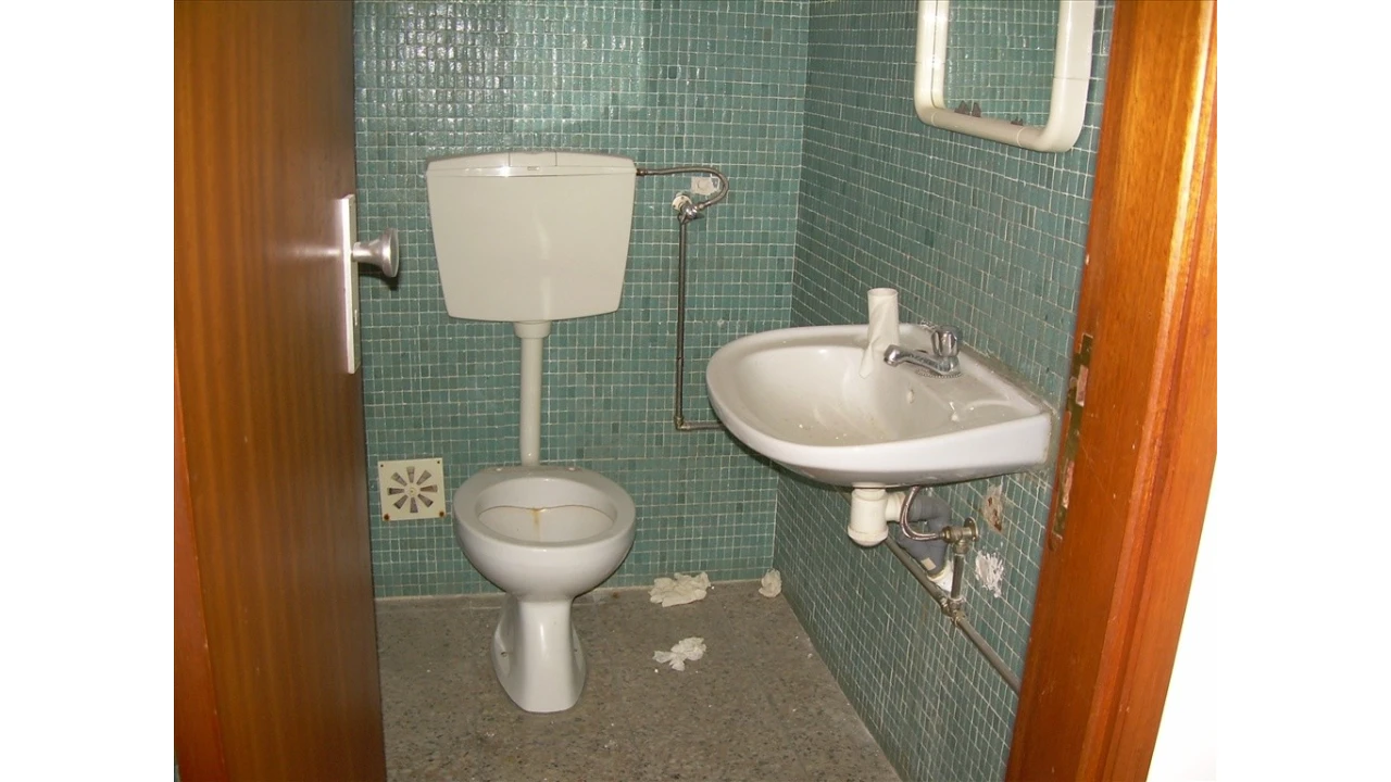 Loja para Arrendamento em Almada, Cova da Piedade, Pragal e Cacilhas Foto 10