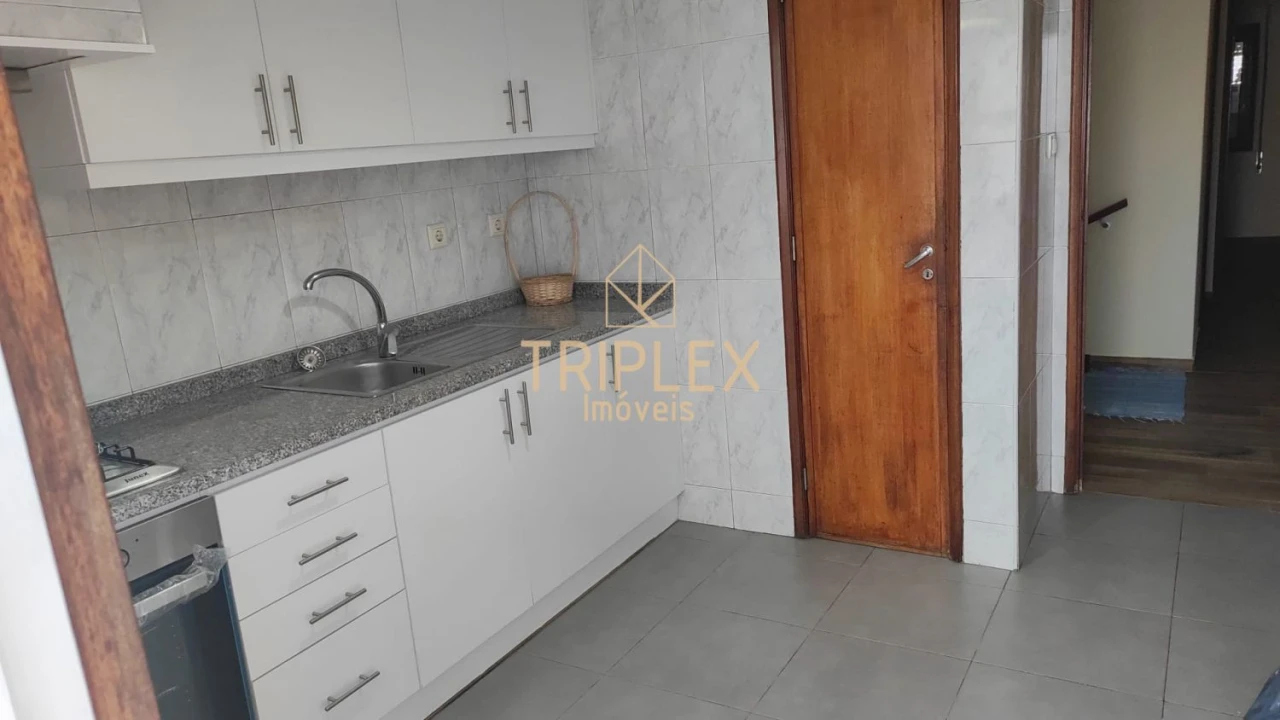 Moradia T3 para Venda em Castêlo da Maia Foto 4