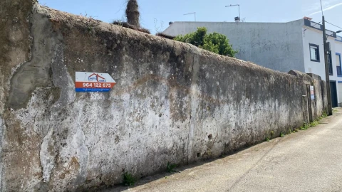 Moradia T4 para Venda em Atouguia da Baleia