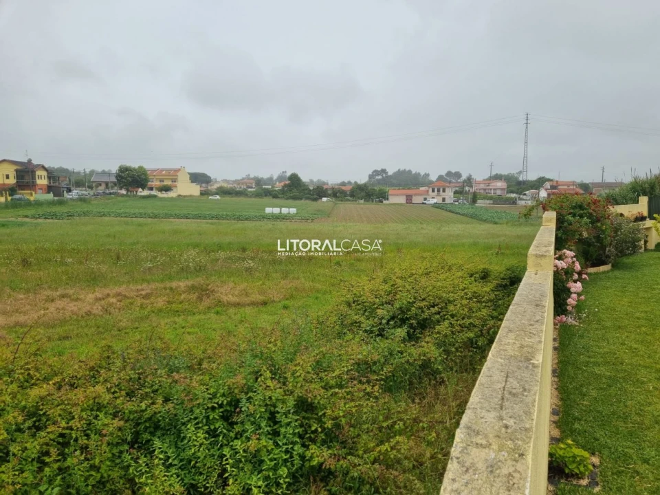 Terreno para Venda em Eixo e Eirol Foto 3