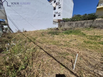 Terreno para Venda em Pontinha e Famões