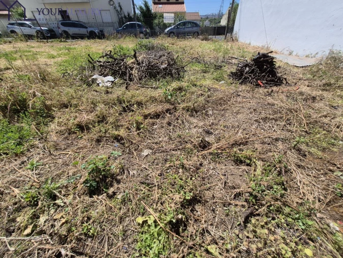 Terreno para Venda em Pontinha e Famões Foto 7