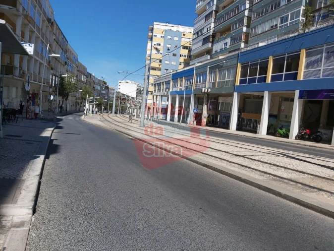 Garagem para Arrendamento em Almada, Cova da Piedade, Pragal e Cacilhas Foto 6