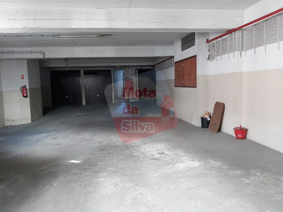 Garagem para Arrendamento em Almada, Cova da Piedade, Pragal e Cacilhas Foto 5