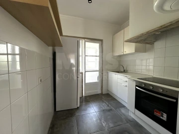Apartamento T2 para Arrendamento em Lumiar