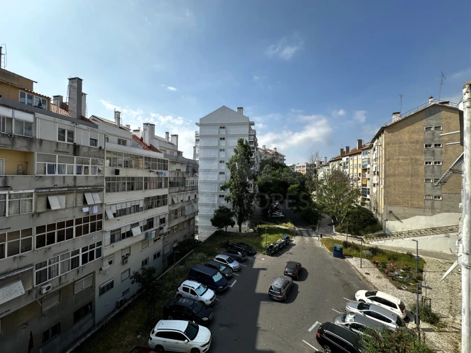 Apartamento T2 para Arrendamento em Lumiar Foto 12