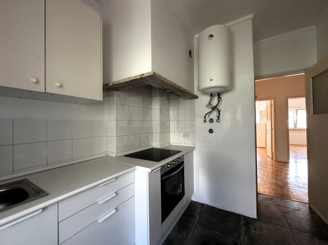 Apartamento T2 para Arrendamento em Lumiar Foto 5