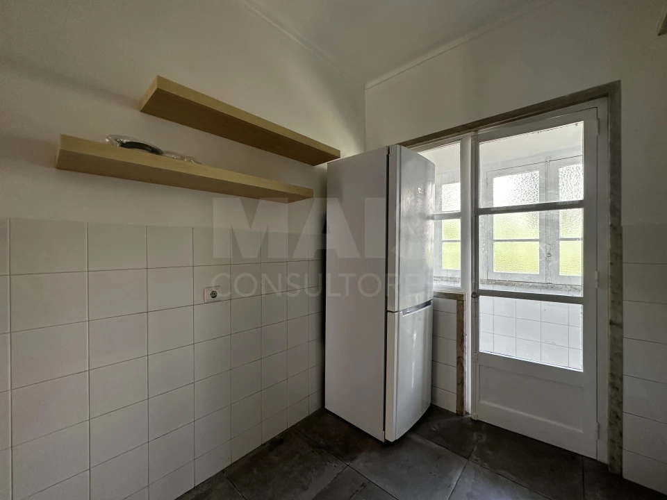 Apartamento T2 para Arrendamento em Lumiar Foto 6