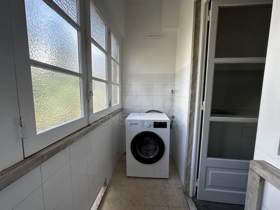 Apartamento T2 para Arrendamento em Lumiar Foto 7