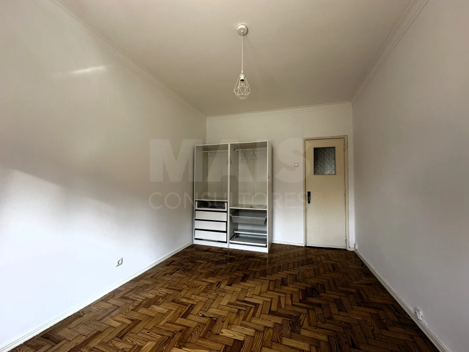 Apartamento T2 para Arrendamento em Lumiar Foto 11