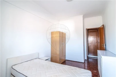 Apartamento T1 para Arrendamento em Benfica
