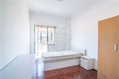 Apartamento T1 para Arrendamento em Benfica