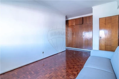 Apartamento T1 para Arrendamento em Benfica