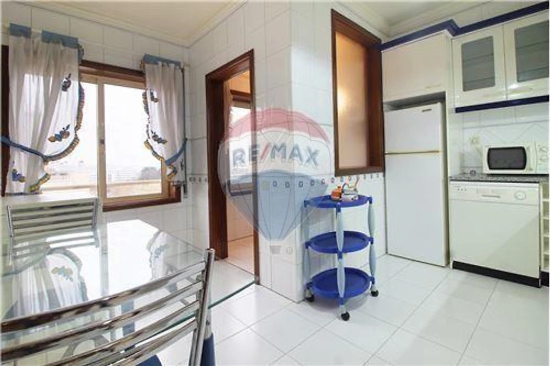 Apartamento T2 para Arrendamento em Santa Marinha e São Pedro da Afurada Foto 4